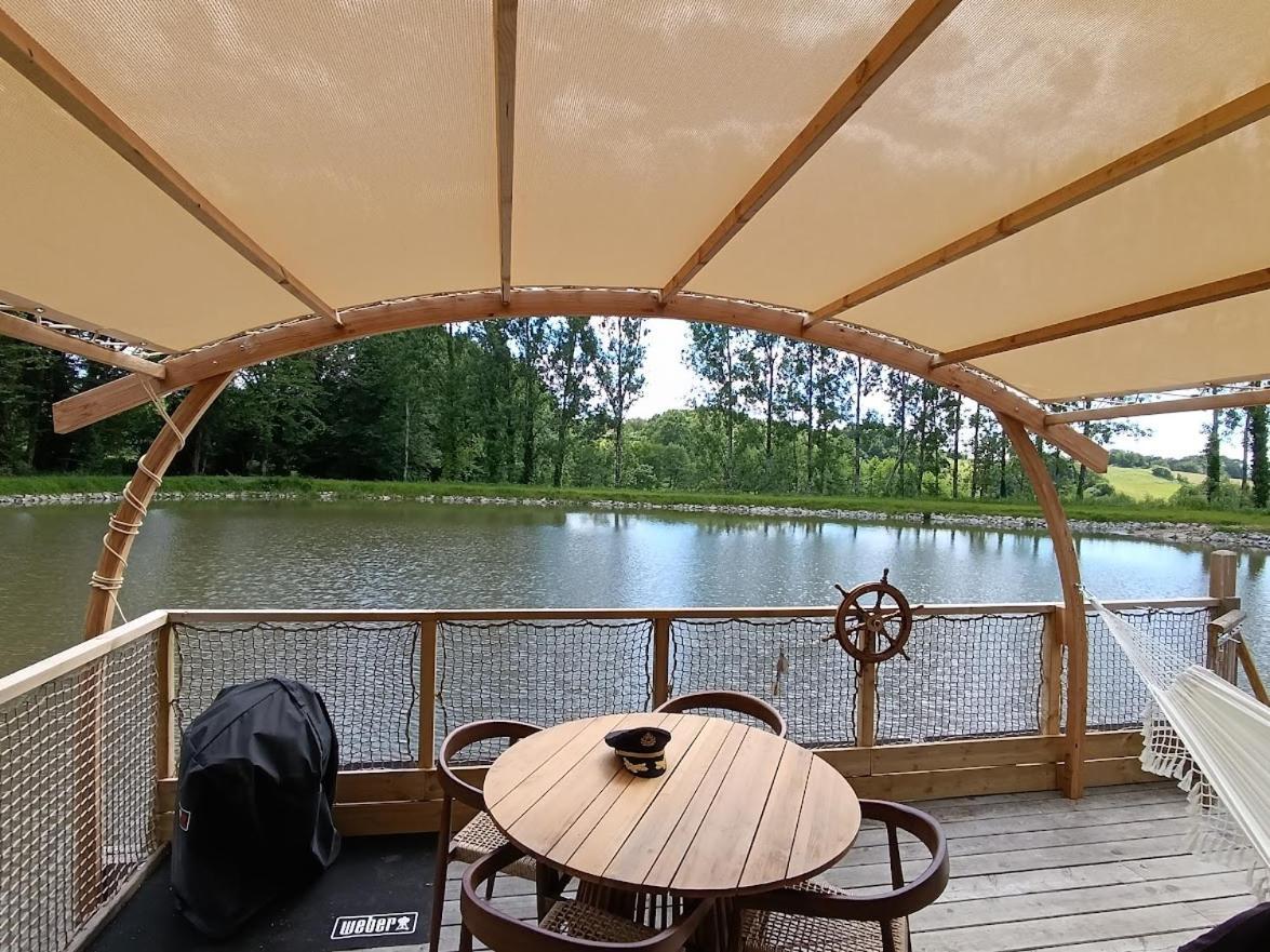 Domaine De La Clauzade Bed & Breakfast Saint-Germain-les-Vergnes Dış mekan fotoğraf