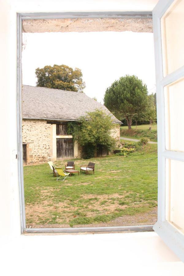 Domaine De La Clauzade Bed & Breakfast Saint-Germain-les-Vergnes Dış mekan fotoğraf